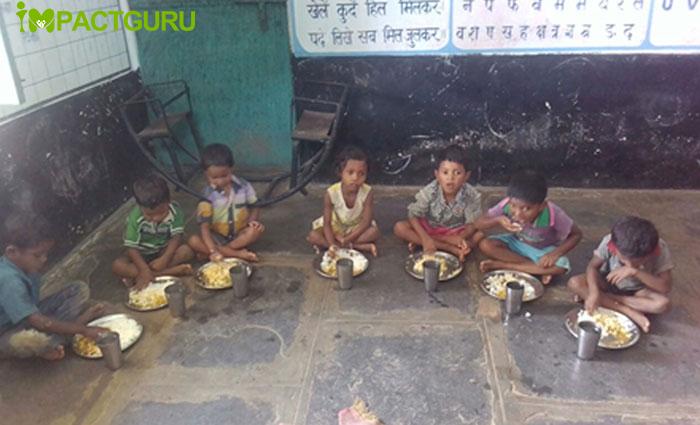 You can save 100 children from malnutrition. Act now. - story -3